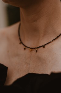 Magiczny choker z kamieniami zodiakalnymi
