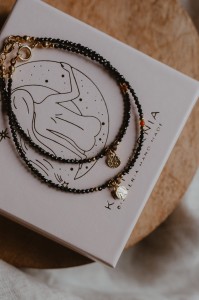 Bransoletka ochronna z zawieszką